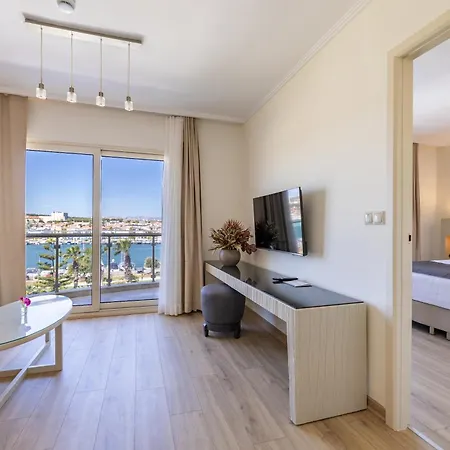 מלון Sisus Marina 4*