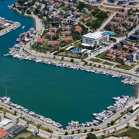 Sisus Marina 4*