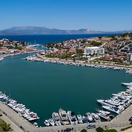 מלון Sisus Marina 4*