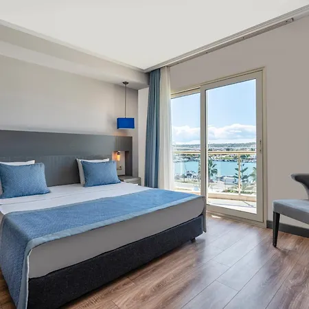 Sisus Marina Cesme