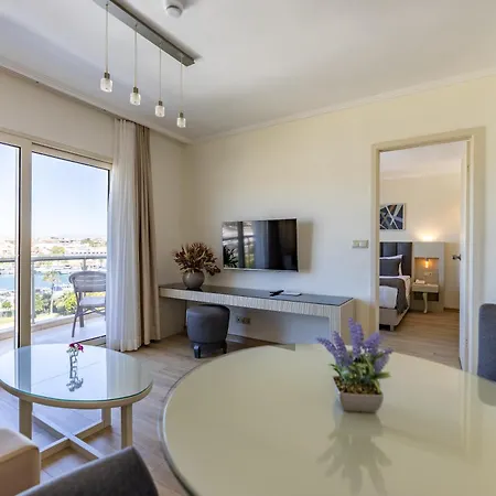 Sisus Marina Çeşme