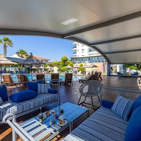 Sisus Marina Çeşme