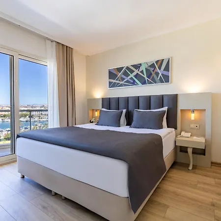 Hotel Sisus Marina 4*