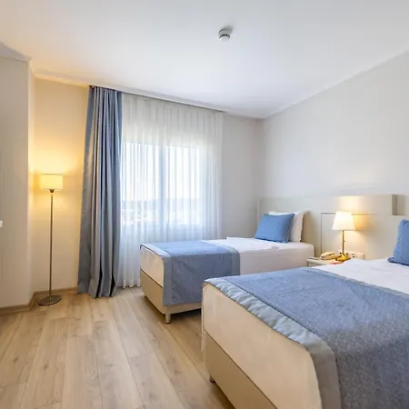 فندق Sisus Marina 4*